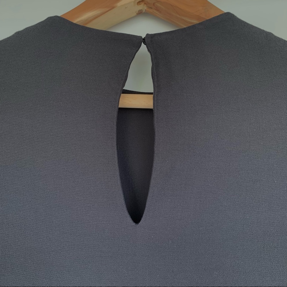 •H&M• Charcoal Gray Viscose Side Knot Dress-Size 6 - Picture 5 of 7